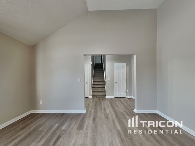 Foto del edificio - 4682 Centurian Wy View SW