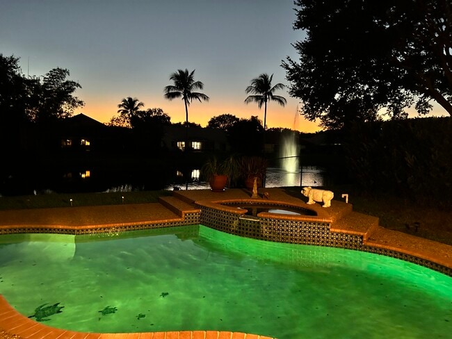 Foto del edificio - 9481 Oak Grove Cir