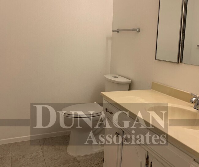 Foto del edificio - 2 Bed/2 Bath Home near Golf Course