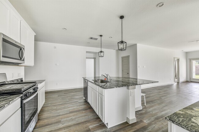 Building Photo - 1004 Great Barracuda Ln