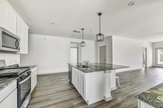 Building Photo - 1004 Great Barracuda Ln
