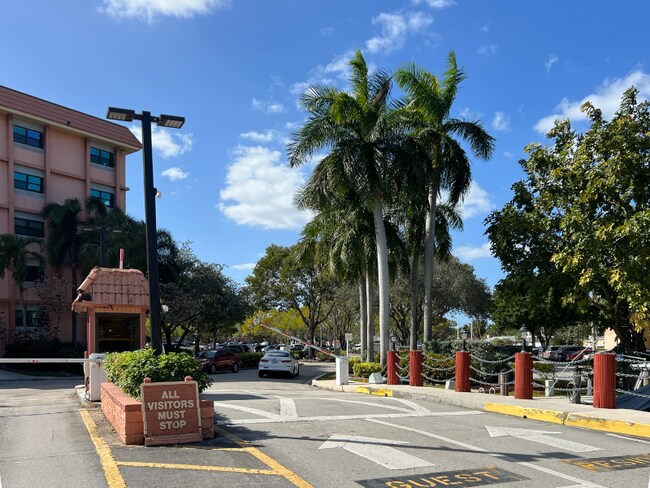 Foto del edificio - 900 River Reach Dr