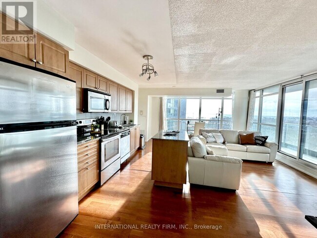 Building Photo - 209-1209 Fort York Blvd