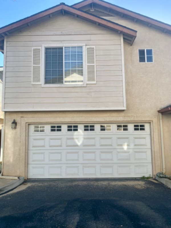 Building Photo - 702 Air Park Dr