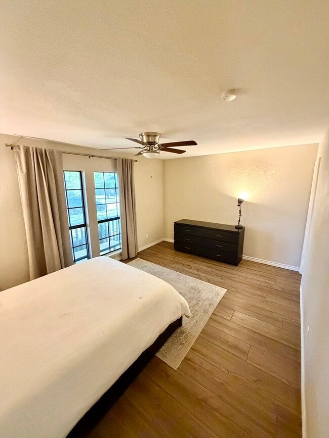 Dormitorio principal - 6824 Fryer St
