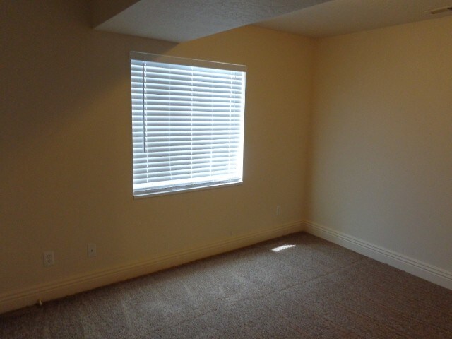 Foto del edificio - 651 Saddlebrook Dr