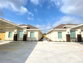 Building Photo - 2109 Canyon Dr