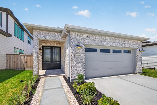 Building Photo - 704 Sonfield Dr