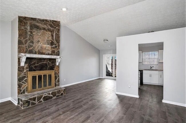 Building Photo - 5474 Glen Haven Dr