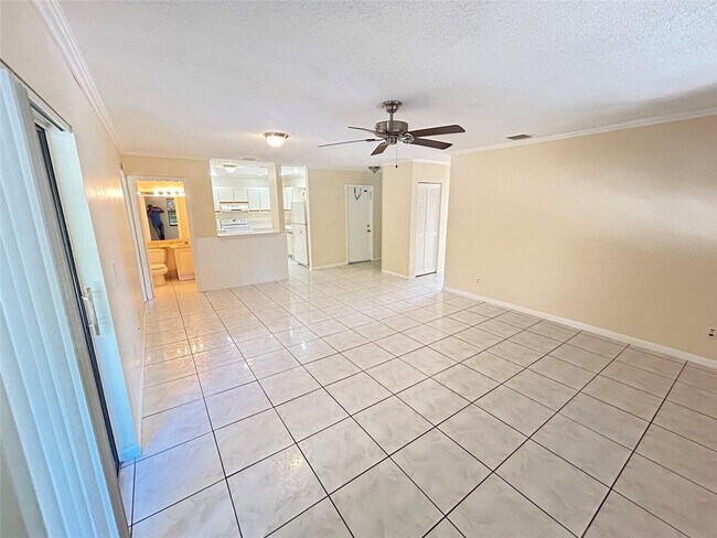 Foto del edificio - 3571 NW 94th Ave