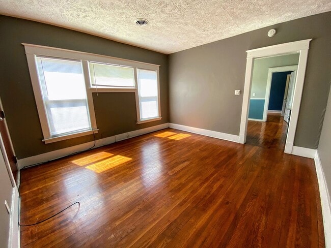 Building Photo - 1211 Bridge St NW