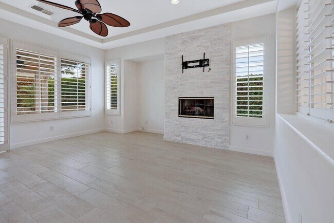 Foto del edificio - 79806 Barcelona Dr