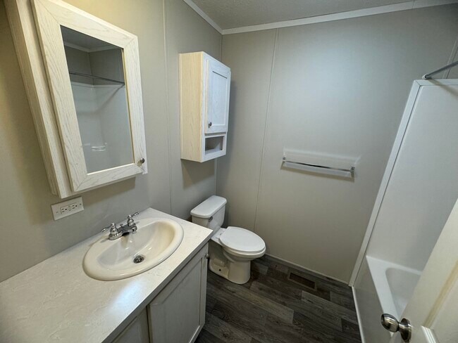 Foto del edificio - 2417 Birch St