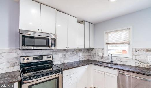 Foto del edificio - 609 49th Pl NE