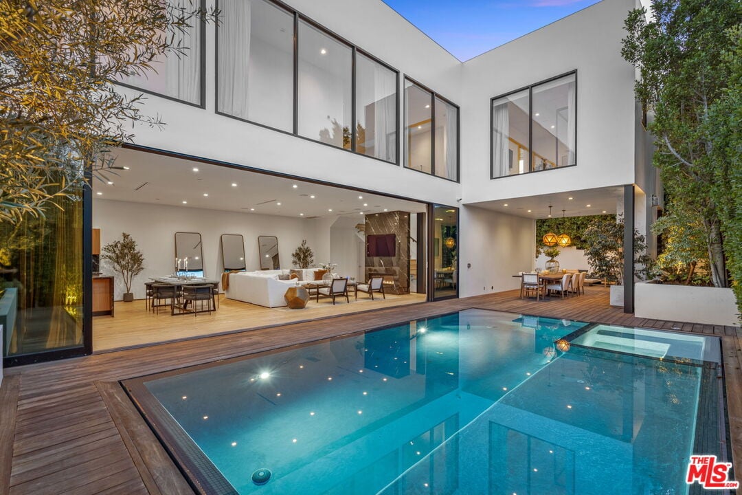 Foto principal - 133 N Edinburgh Ave