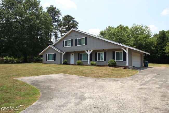 Building Photo - 1572 Old Rockmart Rd SE