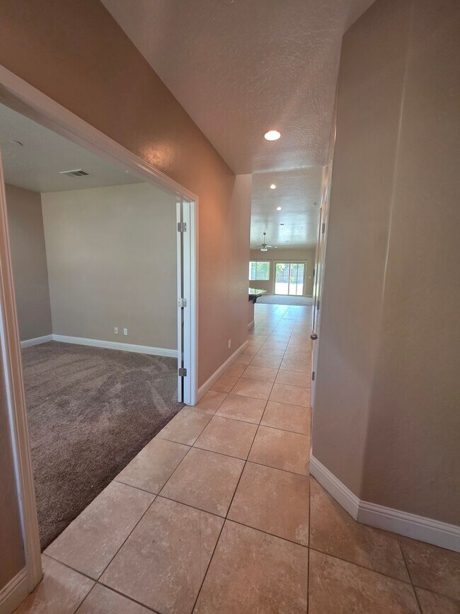Foto del edificio - 2258 N Sallee Ct
