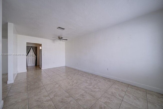 Foto del edificio - 11250 SW 7th St