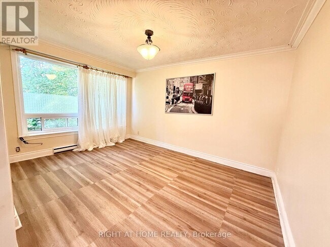 Building Photo - 538 Merton St