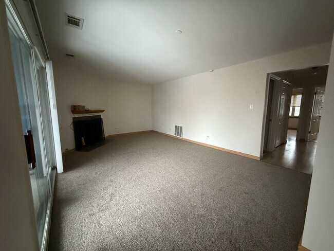 Foto del edificio - Stunning 2 Bed, 2 Bath Condo Available for Rent