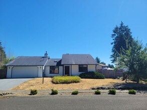 Building Photo - 9036 Wendy Dr SE