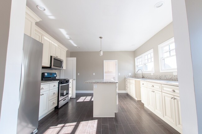 Foto del edificio - Amazing 3 bed 2.5 bath single family house...