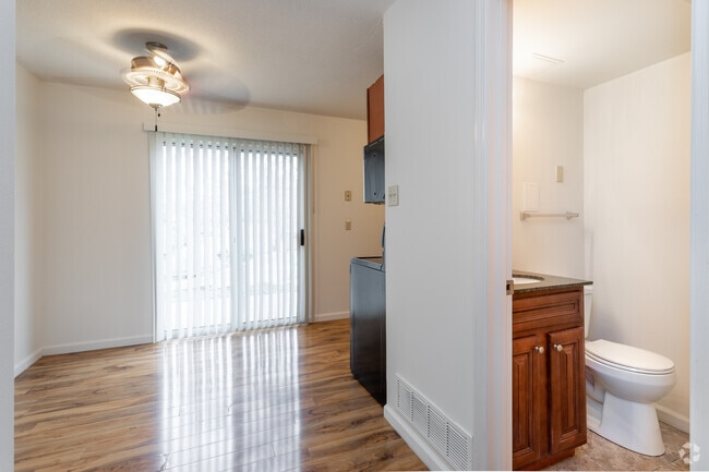 2BR, 1.5BA - 1,020 SF Townhome - Whitehall Apartments