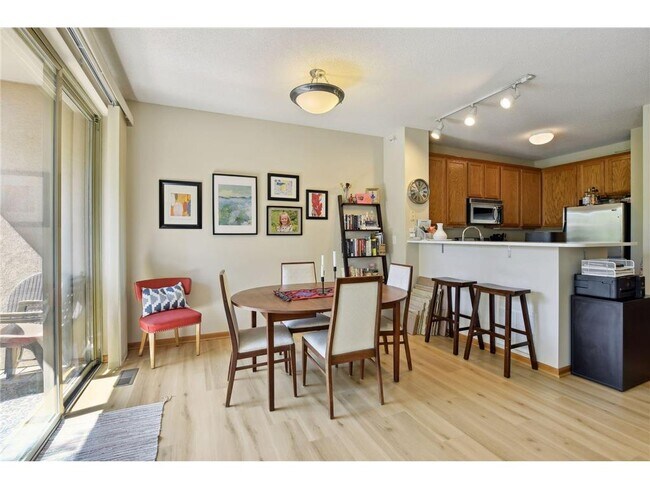 Foto del edificio - 580 N 2nd St