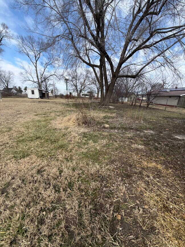 Building Photo - 1008 Locust
