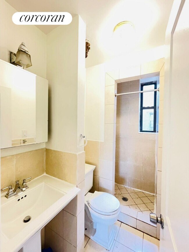 Building Photo - 180 Borinquen Pl