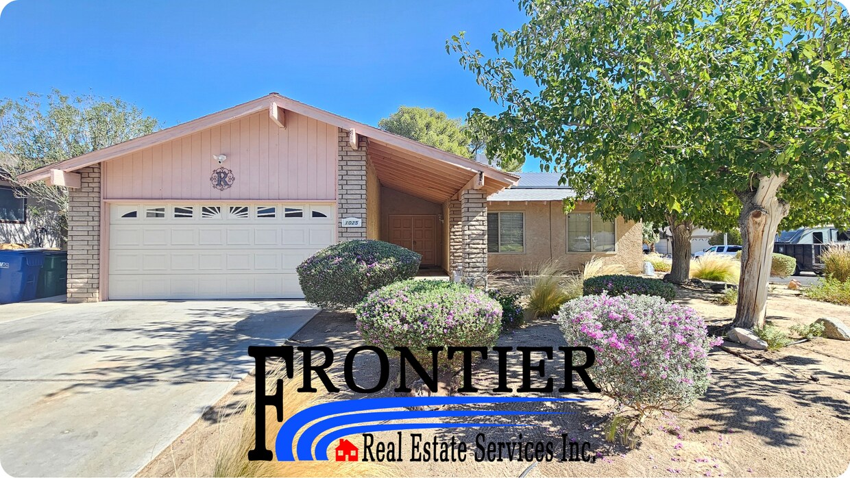 Primary Photo - Beautiful home for Rent. Paid Solar, A/C, ...