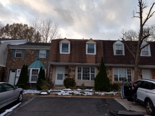Building Photo - 3104 Opal St