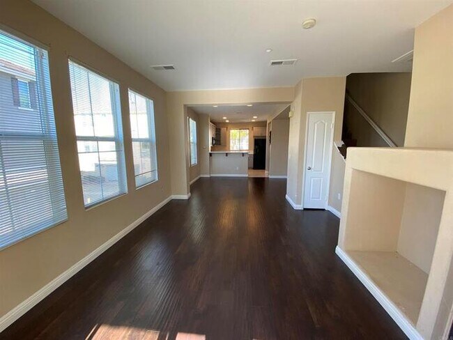 Building Photo - 3100 Altura Ct