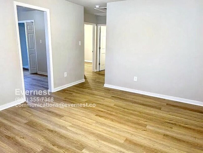 Foto del edificio - 15815 Meridian Ave