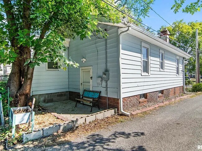 Foto del edificio - 211 W Vine St