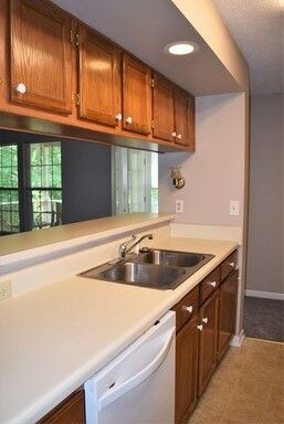 Foto del edificio - 2 BR 2 BA Condo in Pemberton Oaks