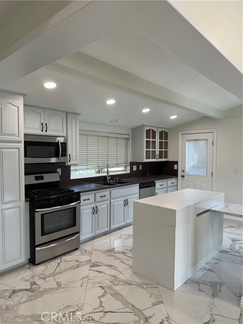 Building Photo - 13940 Mansa Dr