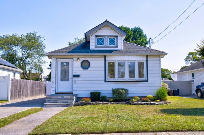 Building Photo - 23 Cedar Ave