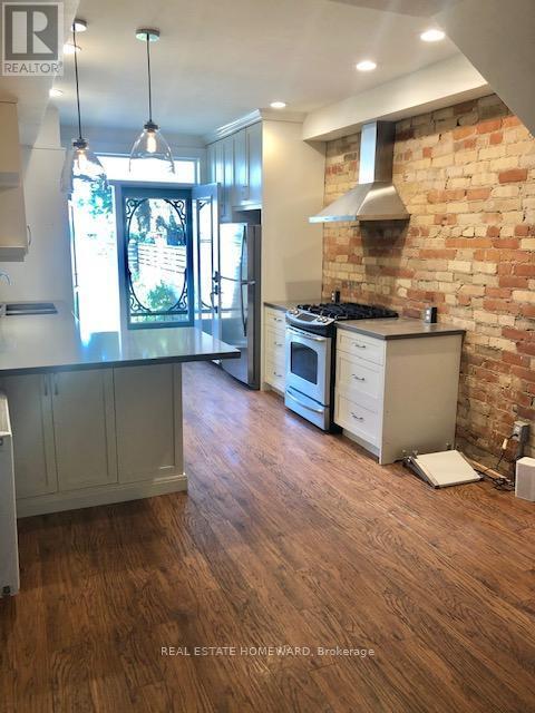 Building Photo - 36 Caroline Ave