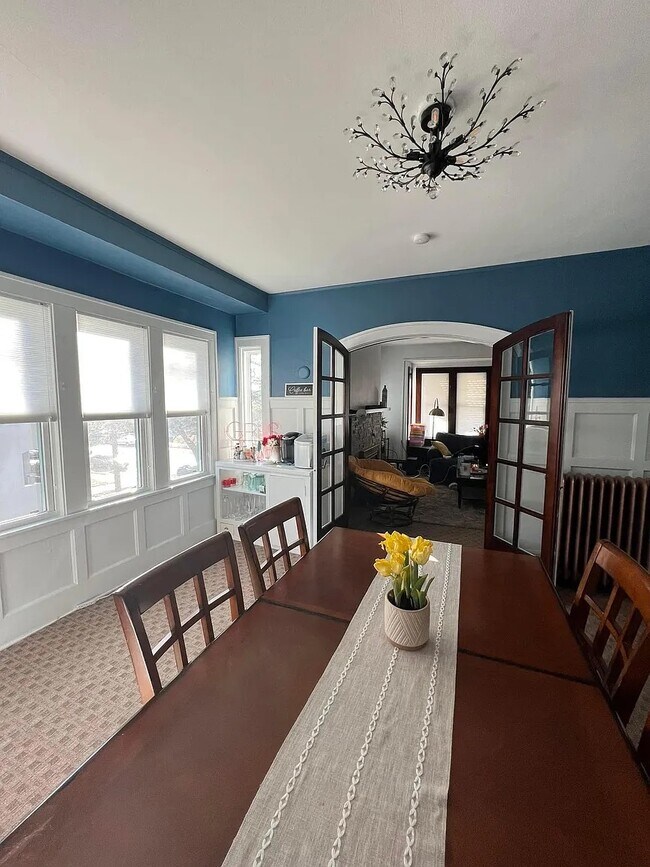 Foto del edificio - 3438 N Downer Ave