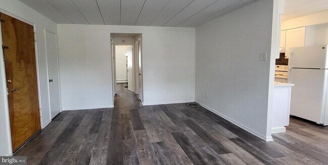 Building Photo - 1 Radnor Dr