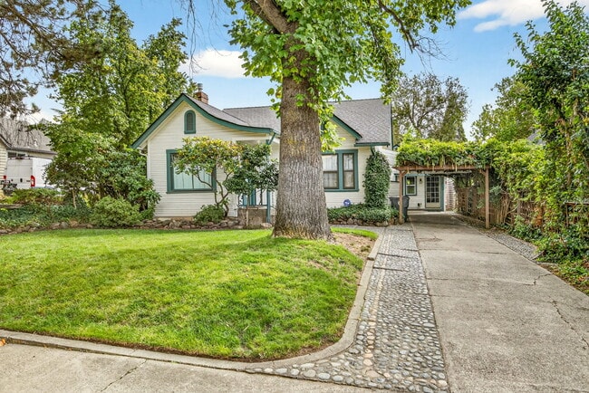 Foto del edificio - 1306 Reddy Ave