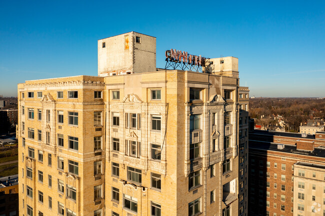 Foto del edificio - Whittier Manor Senior Apartments