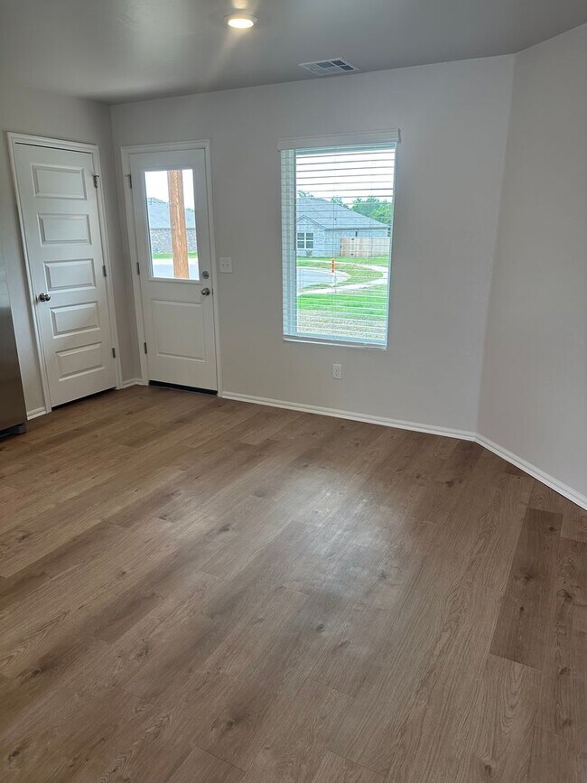 Foto del edificio - Brand New Three Bedroom | Two Bathroom Hom...