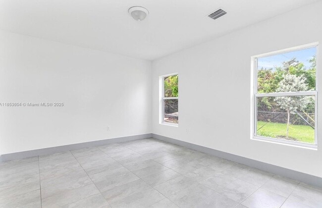 Building Photo - 2360 NW 14th St