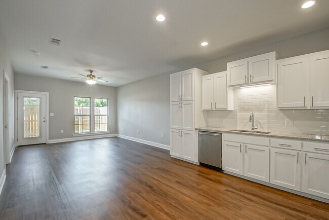 Foto del edificio - 33260 LA-16