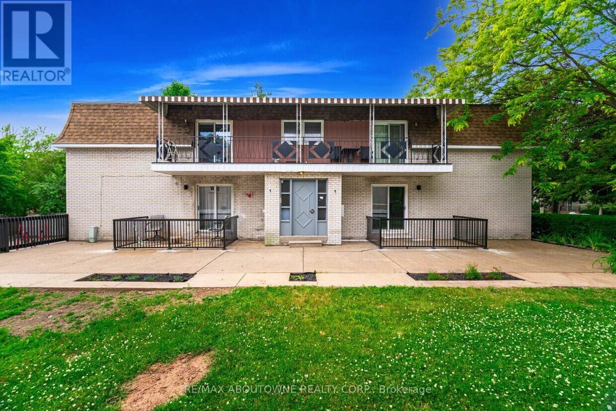 Photo principale - 2320-2320 Hixon St