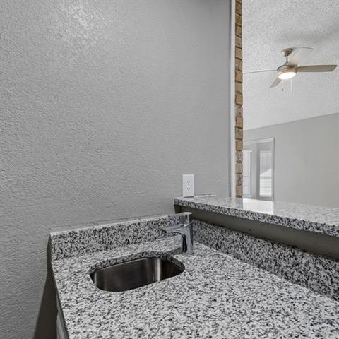 Foto del edificio - 4049 St Christopher Ln