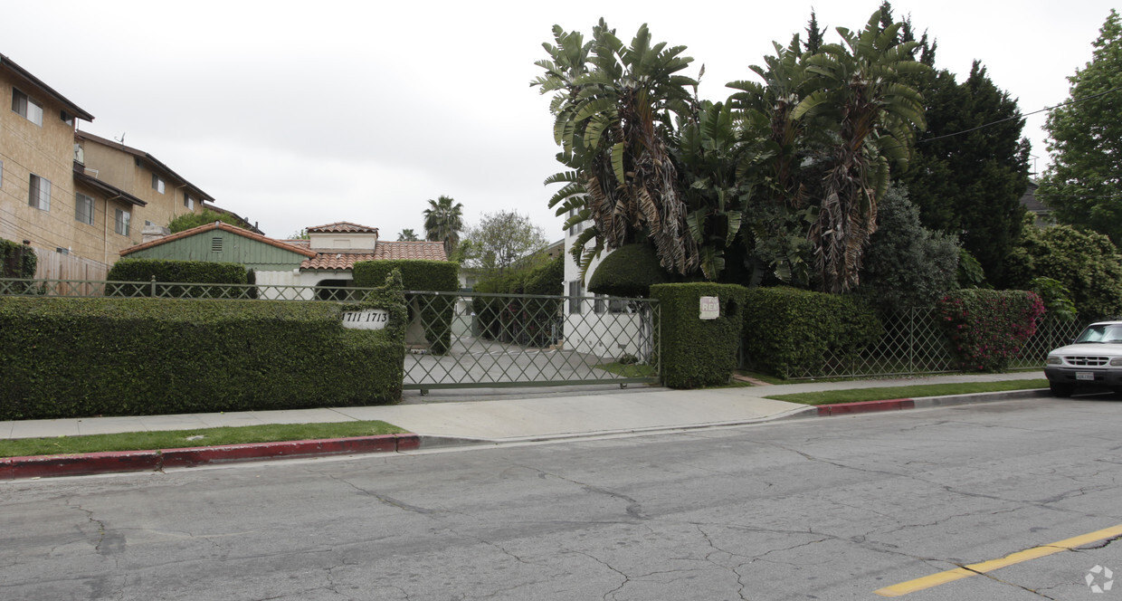Primary Photo - Villa Bella Apartments