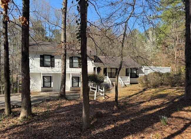 Foto del edificio - 1+ Acre of Wooded Privacy in Allatoona High School